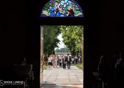 fotografo matrimonio chiesa Santuario di Castelleone, Cremona; abito sposa corto